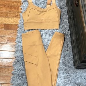 CALIA Women's Lion Sculpt Cargo Tights and lion sculpt seamed LL bra bundle.